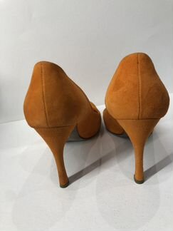 Оранжевые туфли Sergio Rossi