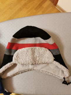 Отдам зимние шапки для мальчика