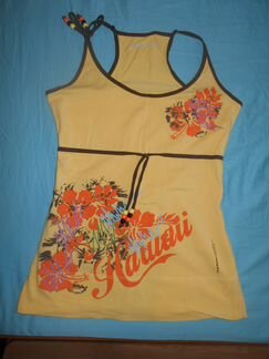 Три летних ярких футболки