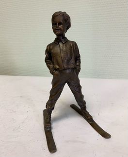 Фигурка бронзовая 