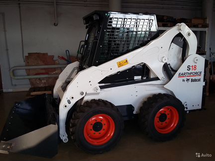 Стекло заднее на мини погрузчик Bobcat S16