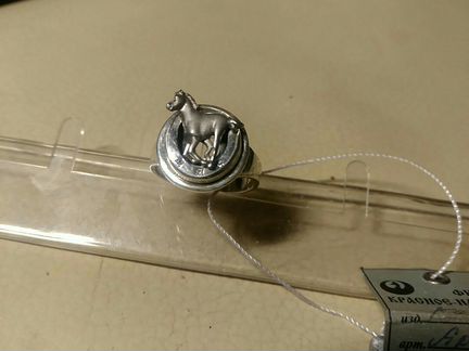 Серебряное кольцо с лошадью и циркониями Сваровски
