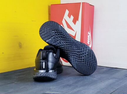 Nike кроссовки новые мужские