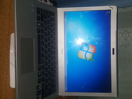 Ноутбук Sony Vaio svt131A11v