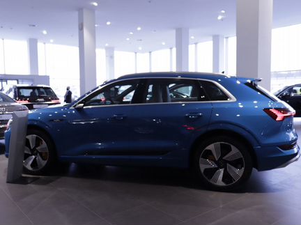 Audi e-tron AT, 2020