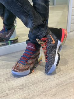 Продам кроссовки новые