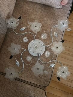 Люстра с цветами с пультом