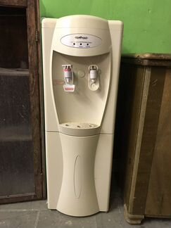 Кулер для воды. С холодильником