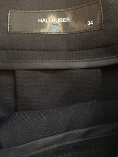 Блузка Karen Millen, юбка Hallhuber 40-42
