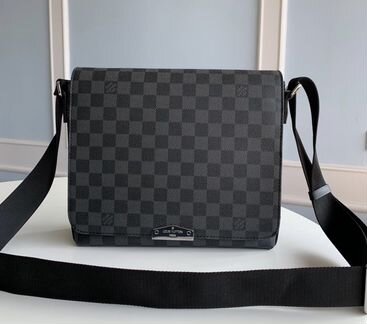 Сумка Louis Vuitton District PM