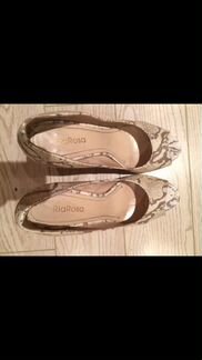 Продаю туфли почти новые