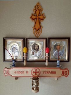Полочка для икон (божница)