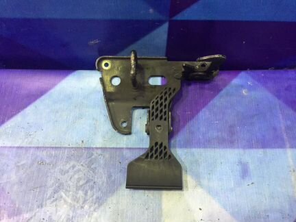 Замок капота ответная часть Ауди А4 Б7