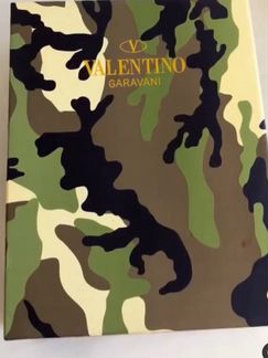 Женские кроссовки valentino