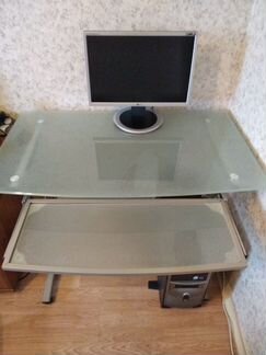 Стол компьютерный стеклянный