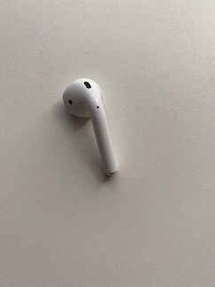 Apple AirPods (один)