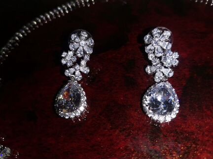 Свадебное колье с серьгами