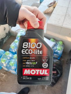 Motul 8100 Eco-lite 5W-30