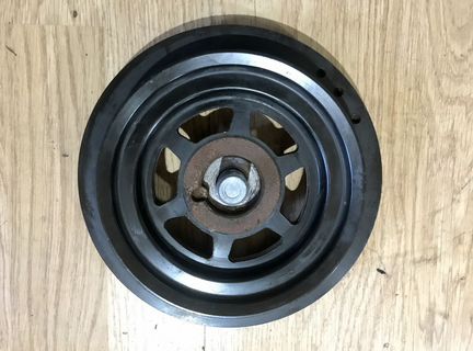 Шкив коленвала VW Passat B6 3.6 л