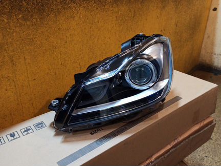Фара Мерседес 204 рестайлинг mercedes w204