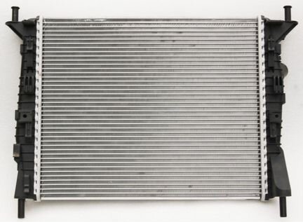 Радиатор охлаждения Ford Focus 2004-2008/11 без ас