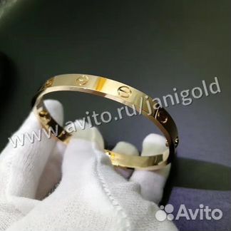 Золотой браслет Love