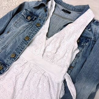 Джинсовая куртка Kira Plastinina и платье Flo&Jo