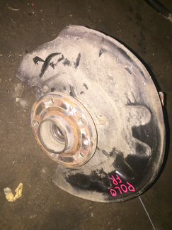 Кулак поворотный передний VW Polo. Разборка