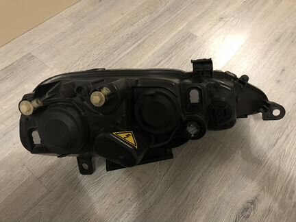 Альфа Ромео 147 (рестайл) фара ксенон левая