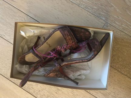 Продам босоножки christian louboutin 38