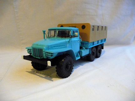 Урал 375Д бортовой с тентом (голубой) SSM ссм