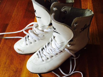 Фигурные коньки 34 р