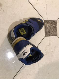 Кроссовки adidas, размер 26
