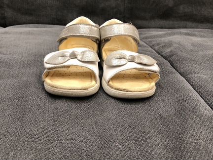 Детская обувь для девочки. Сандали. Geox