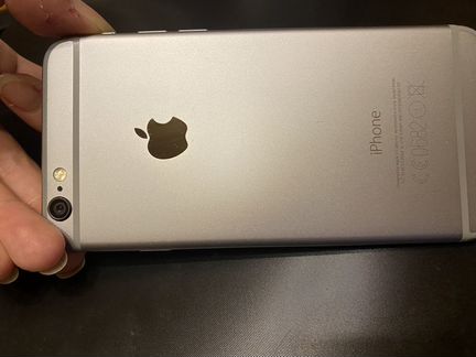 Телефон iPhone 6