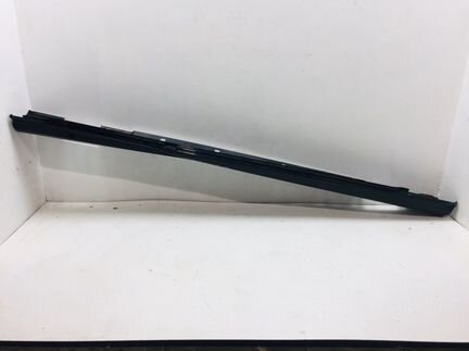 Накладка на порог правая Mercedes C300 W204 3.5