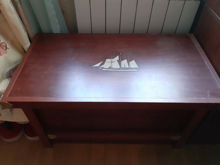 Кровать-чердак, сундук и комод