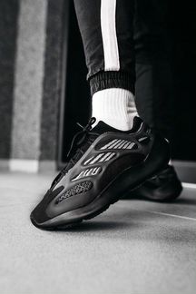Adidas yeezy boost V2 700