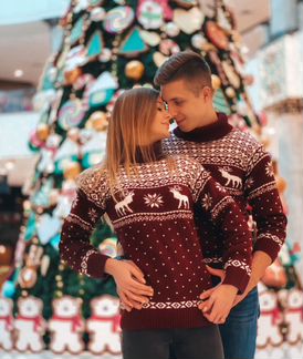 Свитер с оленями