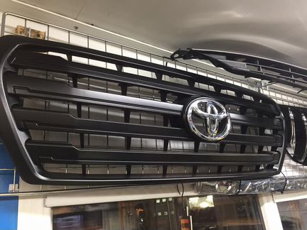 Решетка радиатора land cruiser 200 black