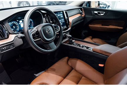 Volvo XC60 2.0 AT, 2020