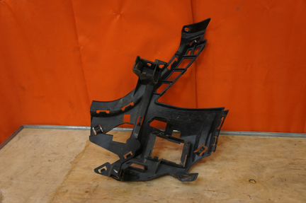 Крепление бампера переднее Mercedes W222 S-Class