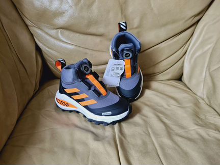 Кроссовки Adidas новые утеплённые 28, 29, 31 и 32