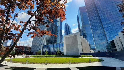 2-к апартаменты, 76.7 м², 44/75 эт.