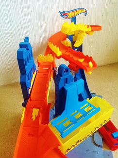 Укротители огня Hot Wheels
