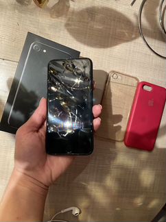 Телефон iPhone 7 jet Black 256 GB