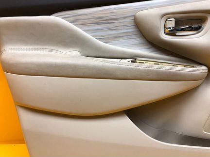 Обшивка двери передняя левая Nissan Murano Z52