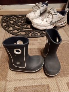 Crocs 8-9, удобные, легко одевать. Темно синие