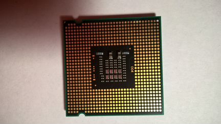 Процессор Intel Celeron E3300