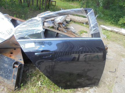 Дверь задняя правая Опель Инсигния. Черная